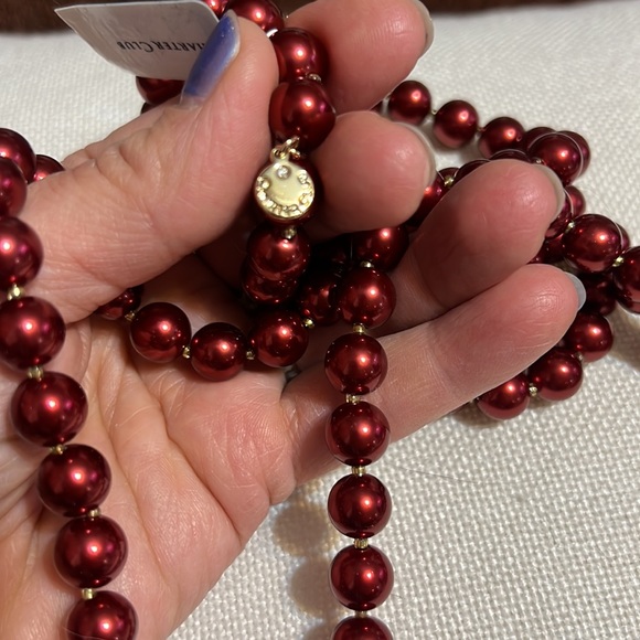 BRAND NEW! Long Red Pearl Necklace - Picture 4 of 7